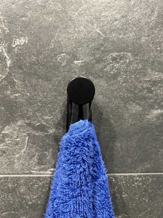 Haczyk / gałka meblowa – czarny mat, aluminiowy, toczony