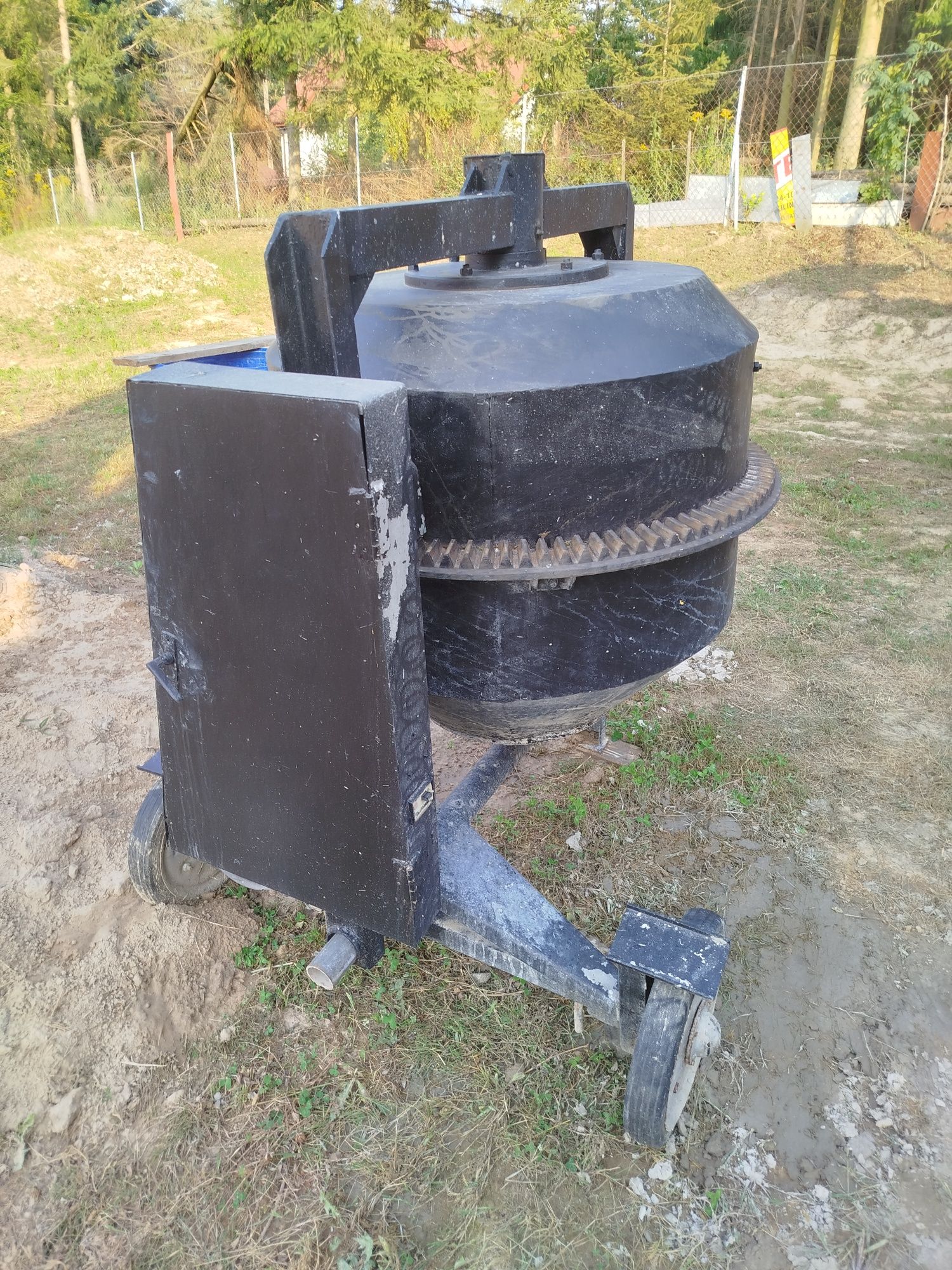 Betoniarka 250-300l, siła.