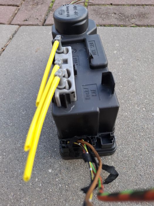 Pompka centralnego zamka Mercedes SLK, itp.