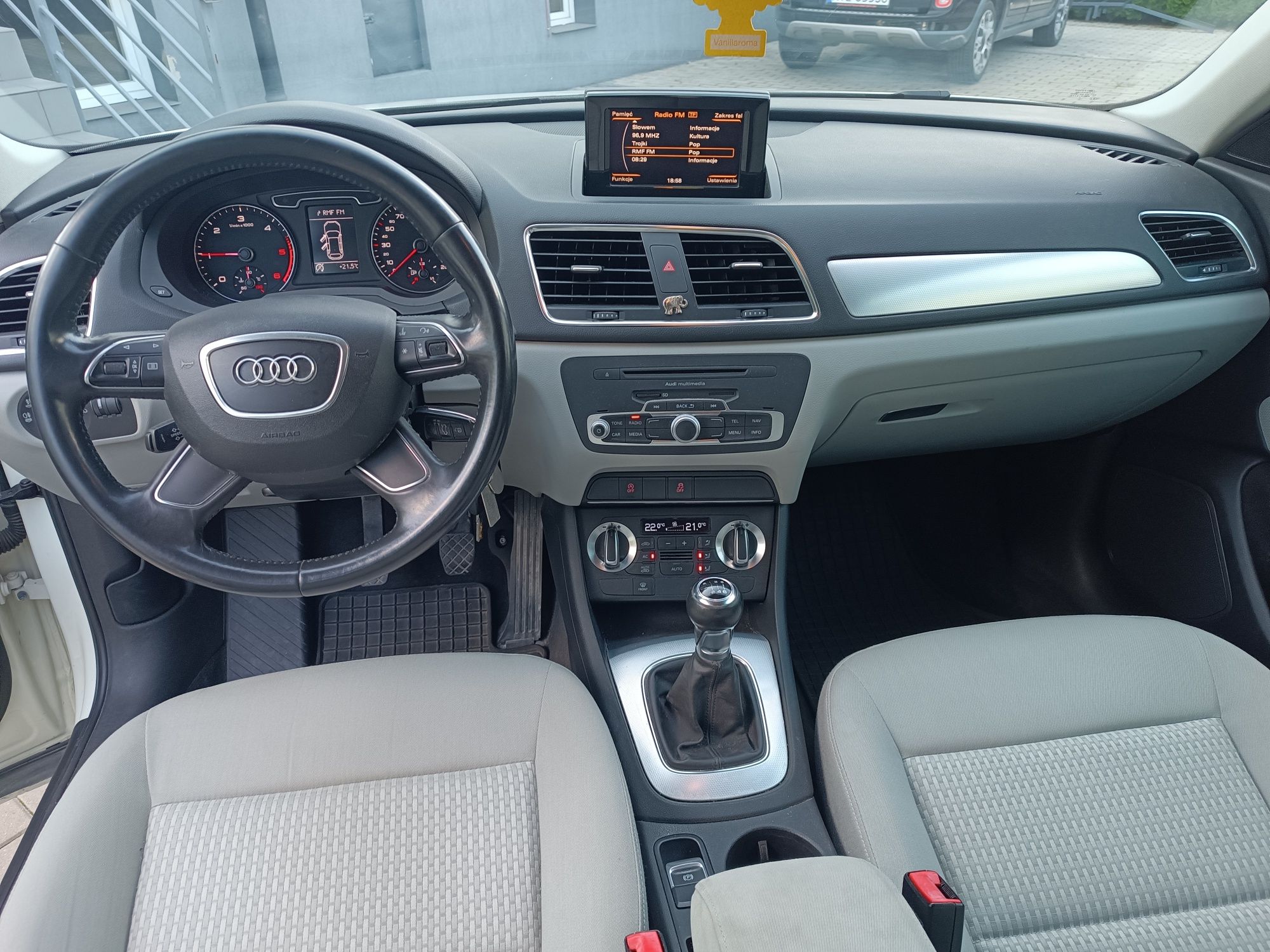 Audi q3 S-Line 2.0 TDI 140KM