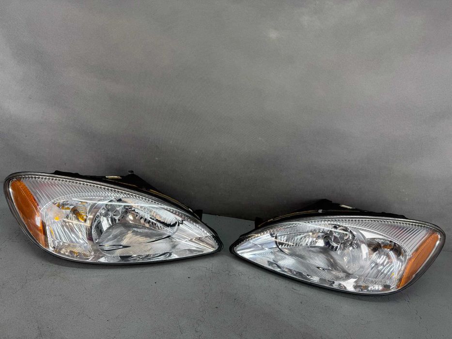 Ford Taurus IV 99–06r Lampy Przód Przednie Komplet Lewa + Prawa Europa
