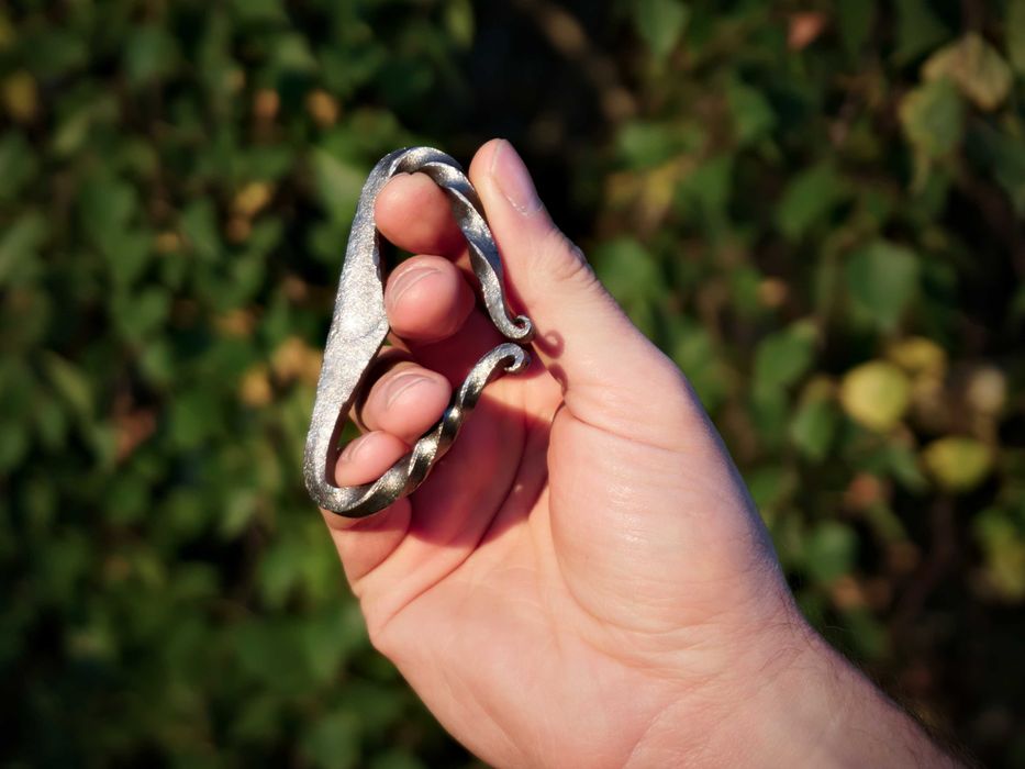 Kute krzesiwo kowalskie z krzemieniami, do bushcraftu i rekonstrukcji