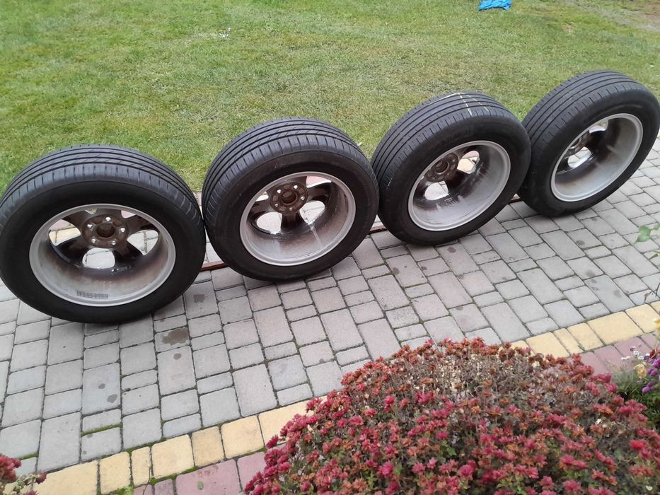 диски Skoda r16 5x112 j7 et45 dia 57.1 літні шини 215 60 nokian 2020р