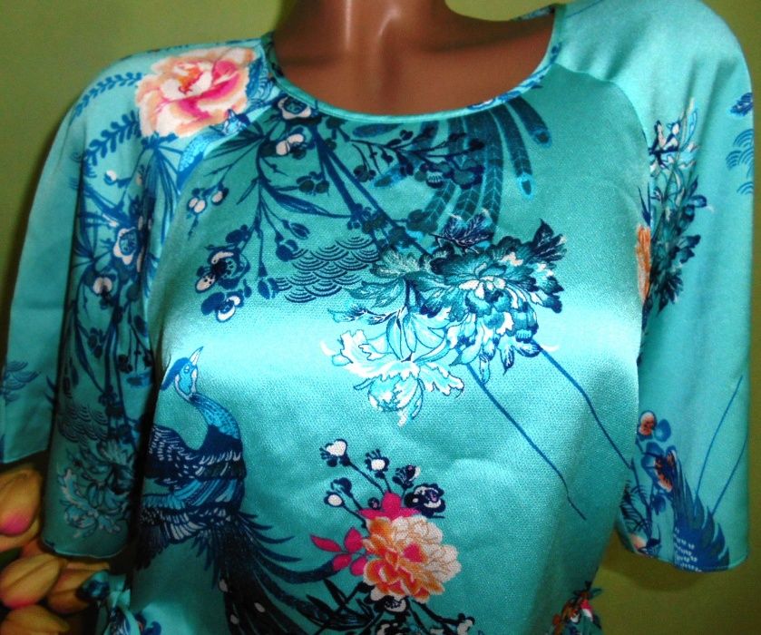 блузка 48 размер с боку завязочки голубая