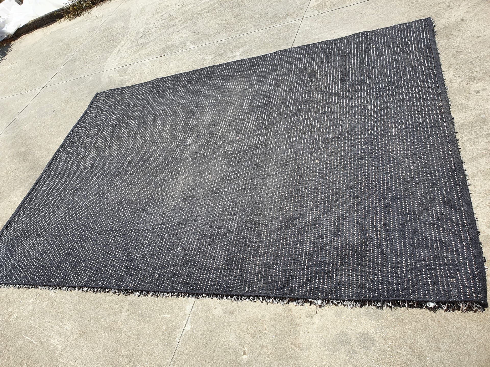 Carpete  Branca e Preta 3x210cm