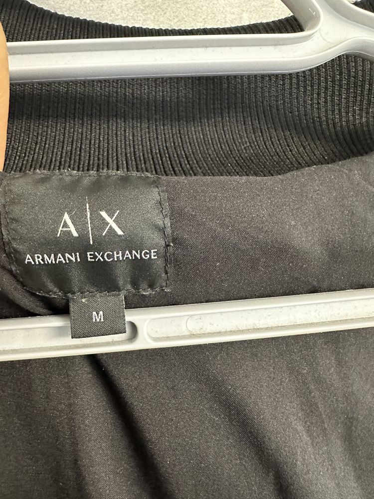 Жіноча Куртка Armani Exchange M розмір!