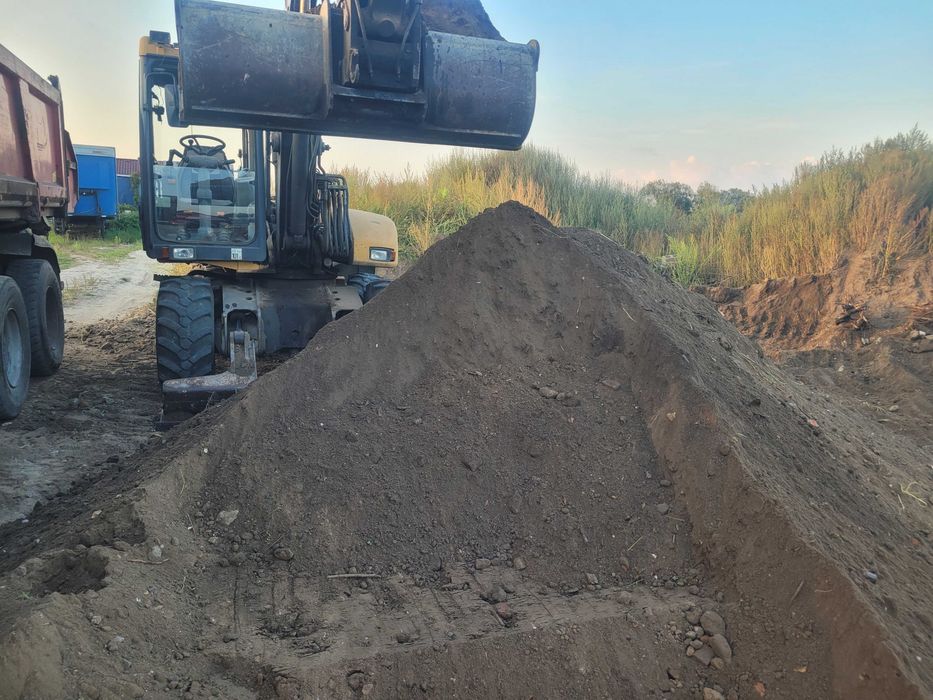 Ziemia na podwyszenie terenu przesiana.