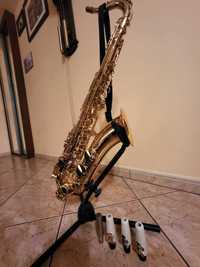 Saksofon tenorowy yamaha ze statywem