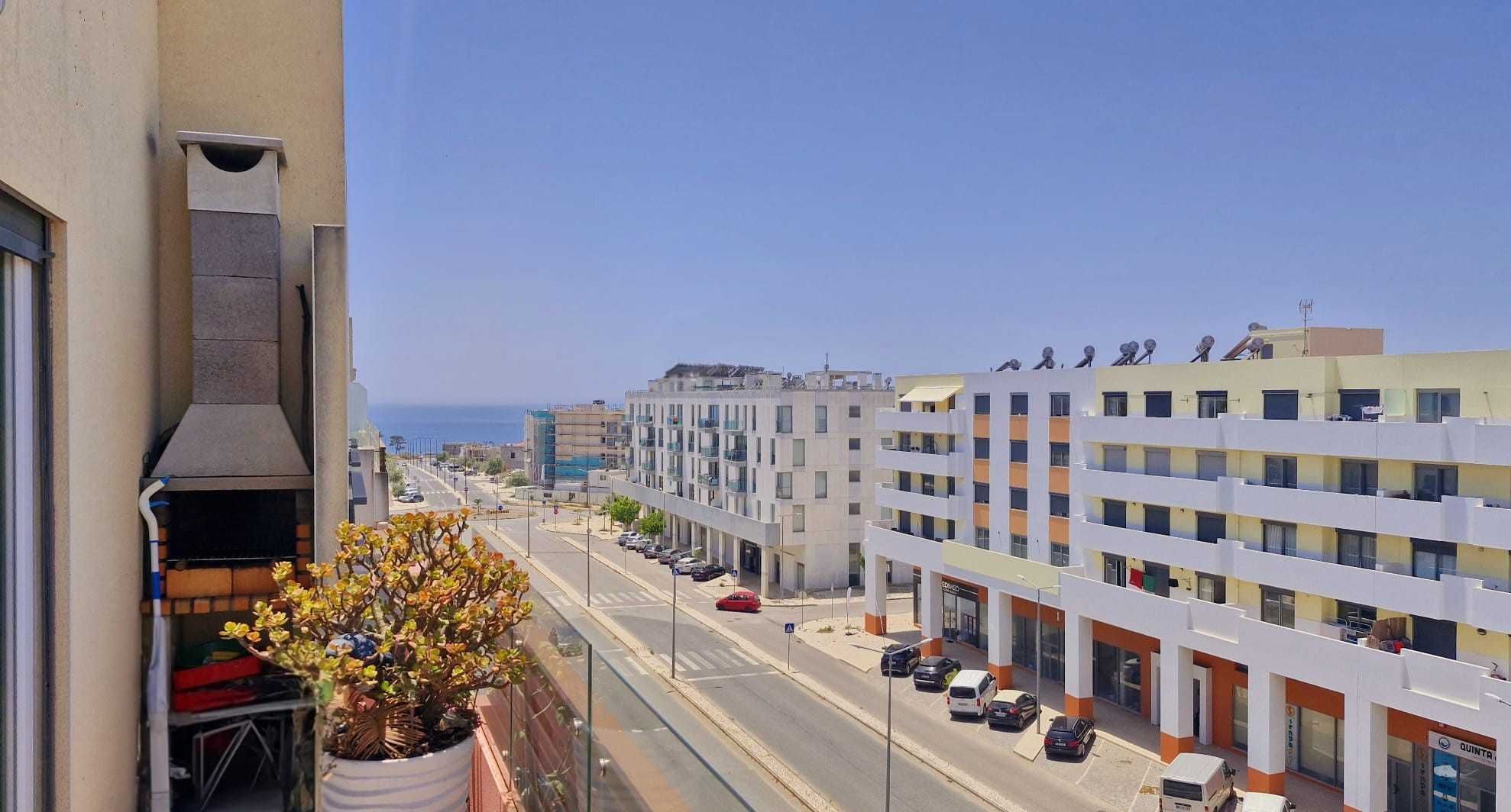 Vende-se OPORTUNIDADE ÚNICA!   Apartamento T3 com vista mar em Sines
