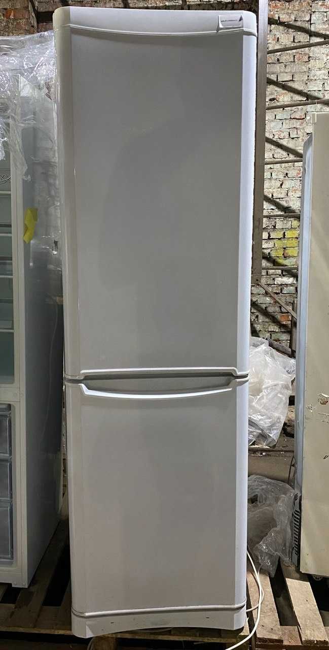 Холодильник двухкамерный Indesit  з Європи