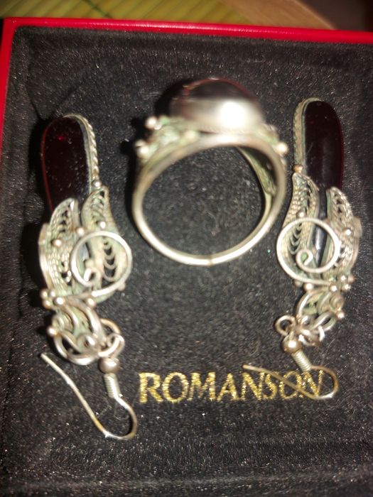 Перстень и серьги.