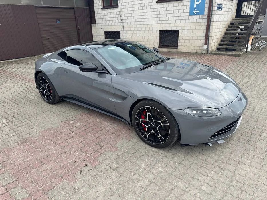 Aston Martin Vantage Aston Martin Vantage V8