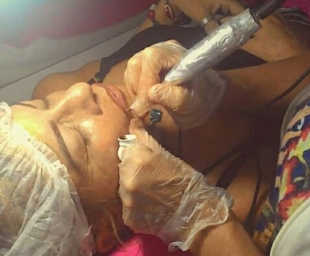 Designer de Sobrancelhas micropigmentação em olhos,lábios e auréola .