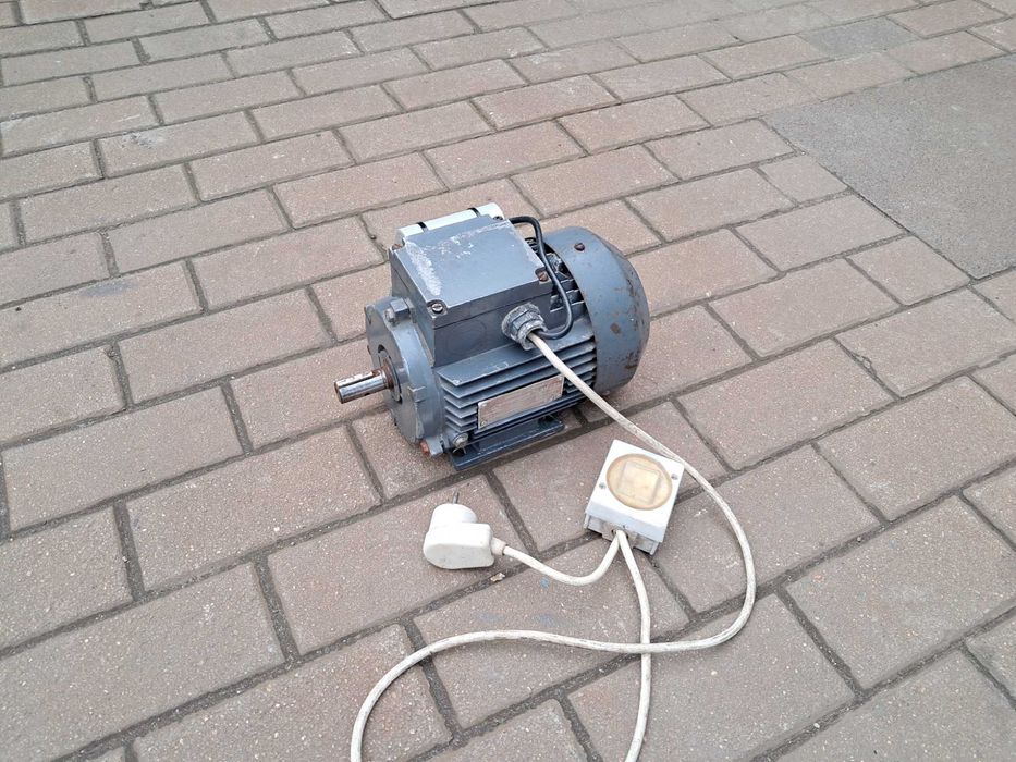 Silnik elektryczny 1,1kw 2835 obrotów 1-faz 220v,230v  .Wysyłka
