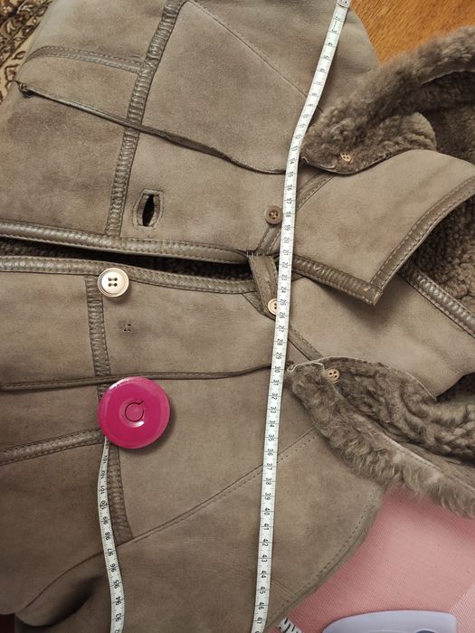 Kożuch damski z odpinanym kapturem