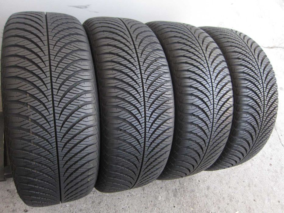 4x Goodyear Vector 4Seasons Gen 2  215/55r17  8mm