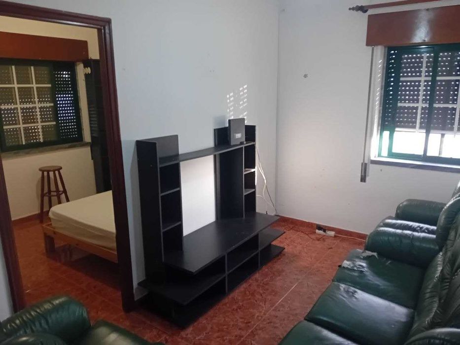 Tenho quartos para alugar em moradia Rua do Mar N 8 Almada, Caparica