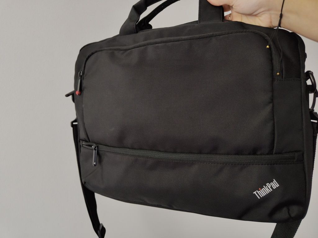 Czarna torba na laptopa ThinkPad