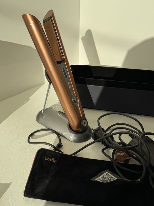 Продаю плойку дайсон повністью нову, повна комплектація