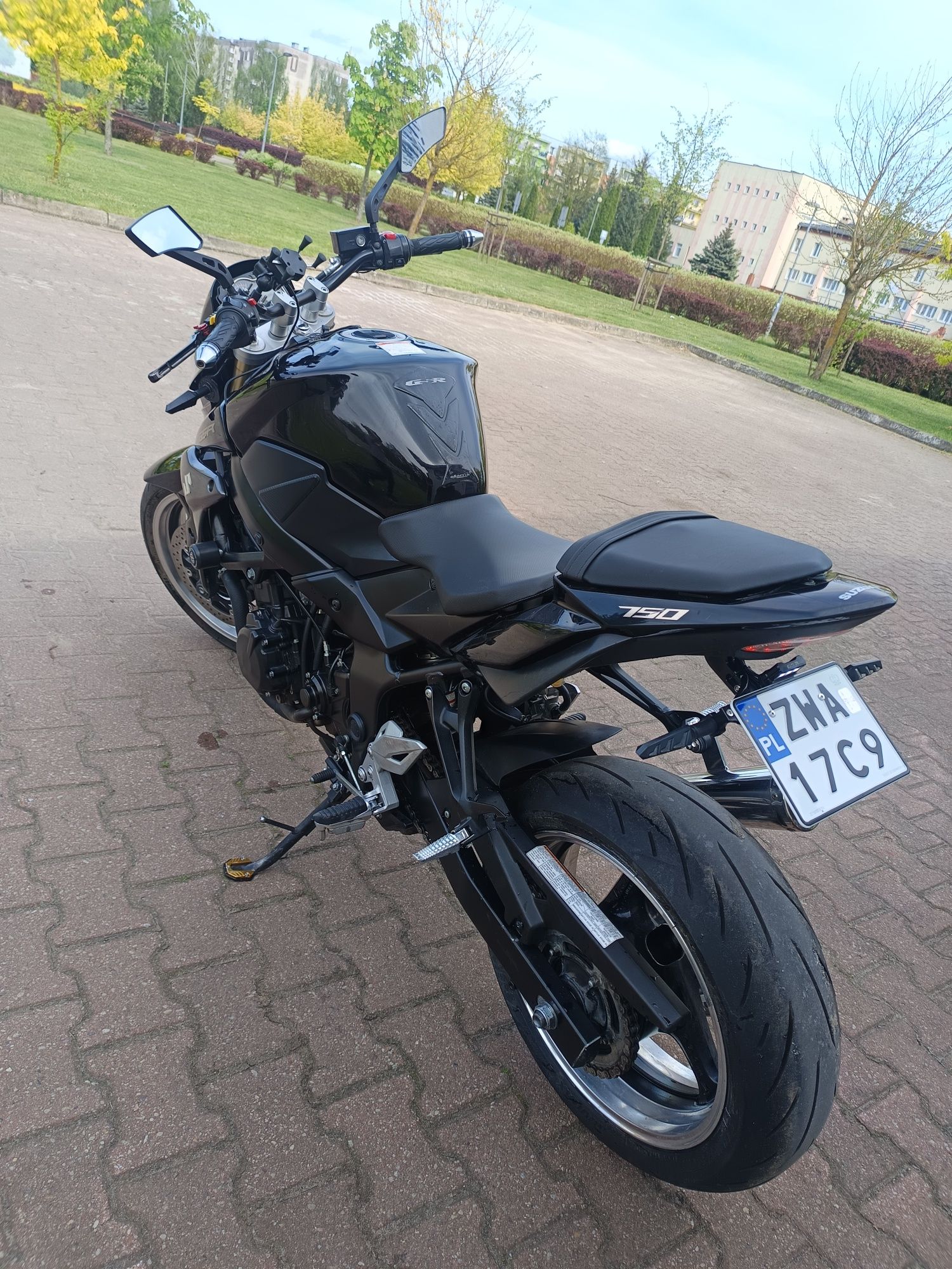 Sprzedam  gsr 750 zamianie na auto najlepiej kombi dopłata z mojej str