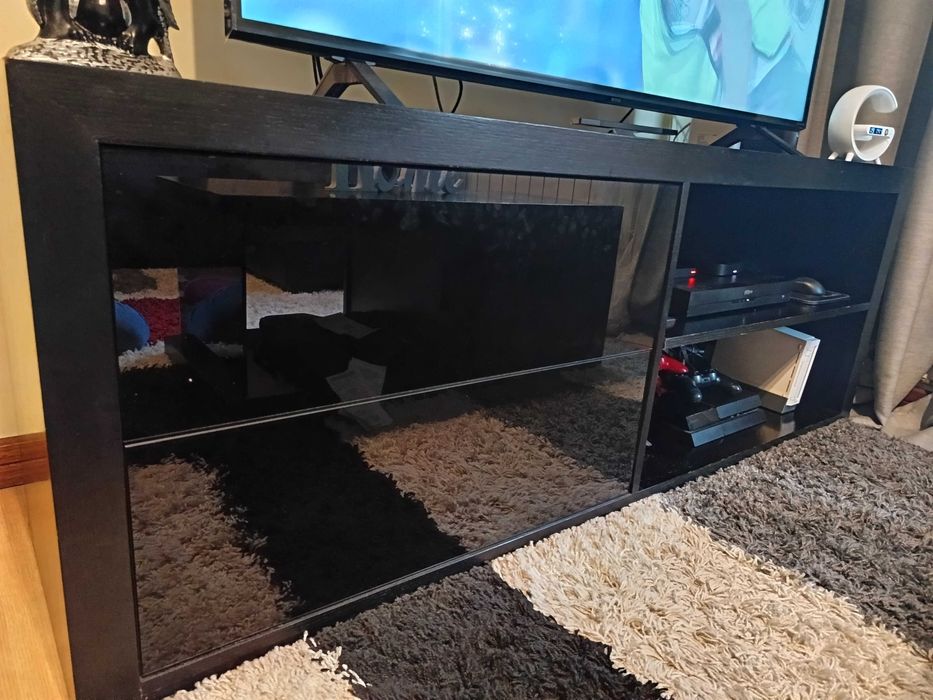 Conjunto de sala - móvel de tv e mesa de centro