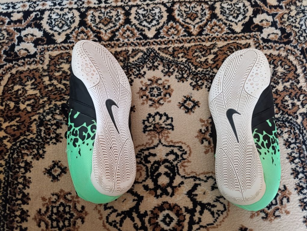 Buty Halowe NIKE Elastico II