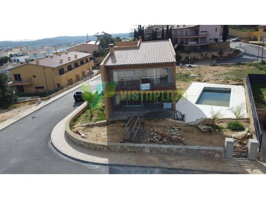 Excelente Moradia M4 Isolada com Piscina, Algoz-Silves