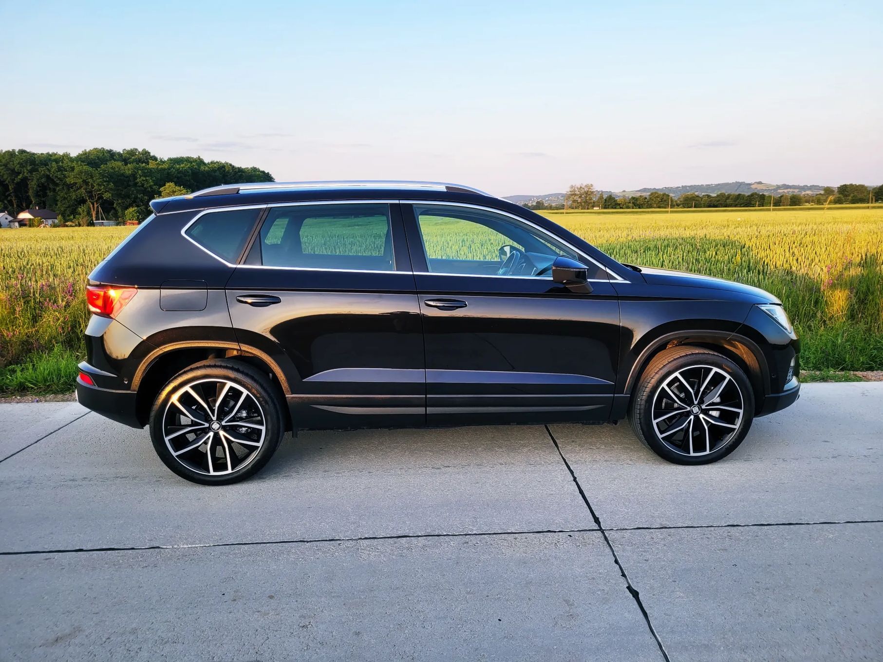Seat Ateca Radar_Full-Led_Alcantara_KeylesGo_8xAlufelgi-100%Org.Lakier-Udok.km !!