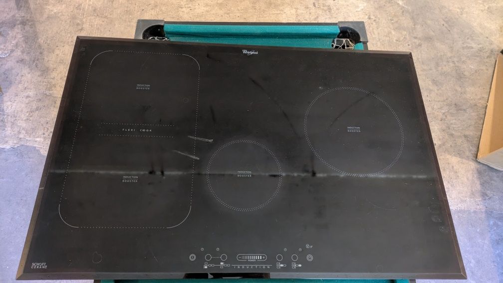 Płyta indukcyjna Whirlpool ACM 814/BA uszkodzona
Zobacz 2 opinii