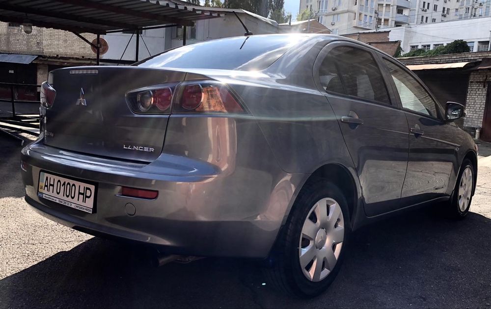Продам  своє авто  Lancer X (выпуску.  11.2015) в надійні руки)