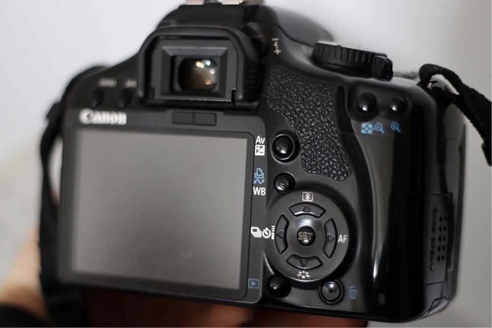 Фотоапарат Canon EOS 450D