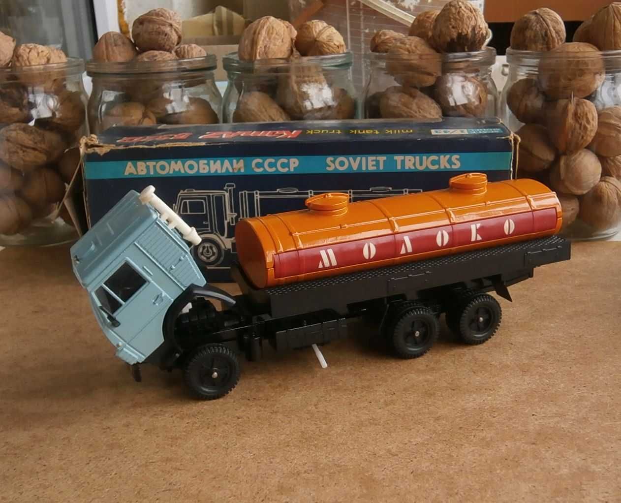 Модель СССР 1:43 УАЗ Москвич САУ Зил ГАЗ Камаз БТР Зис Toyota Mercedes