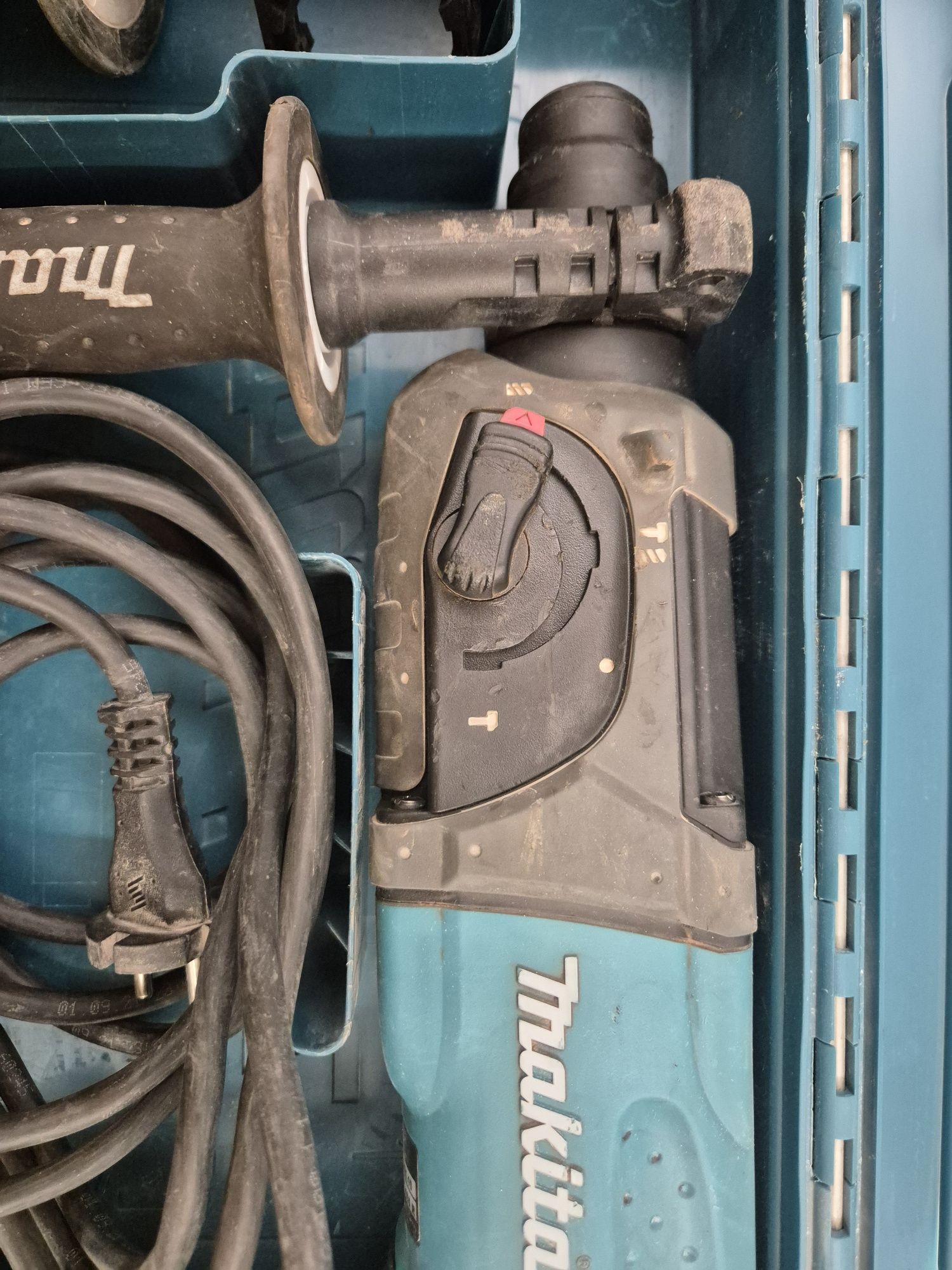 Młotowiertarka Makita HR2470