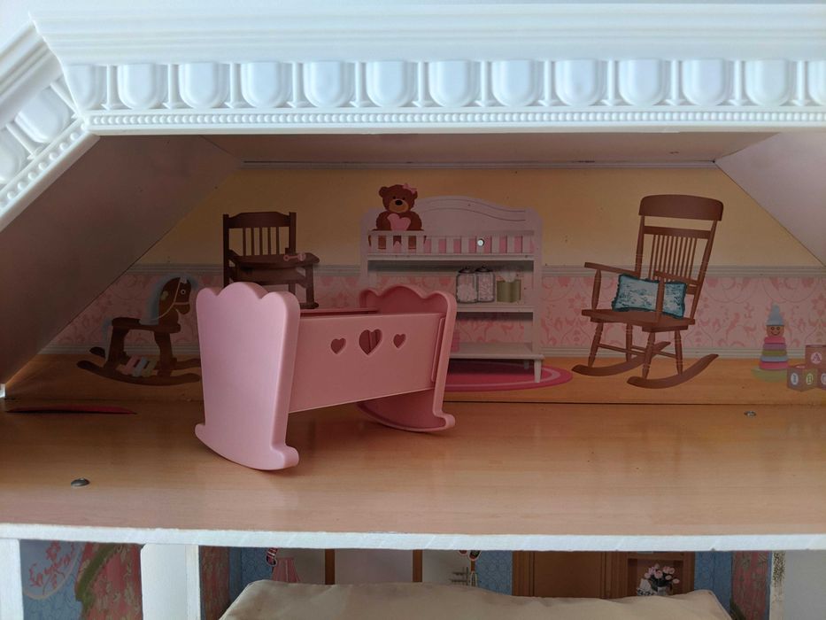 Casa de bonecas de madeira com acessórios (KidKraft), 124 cm de altura