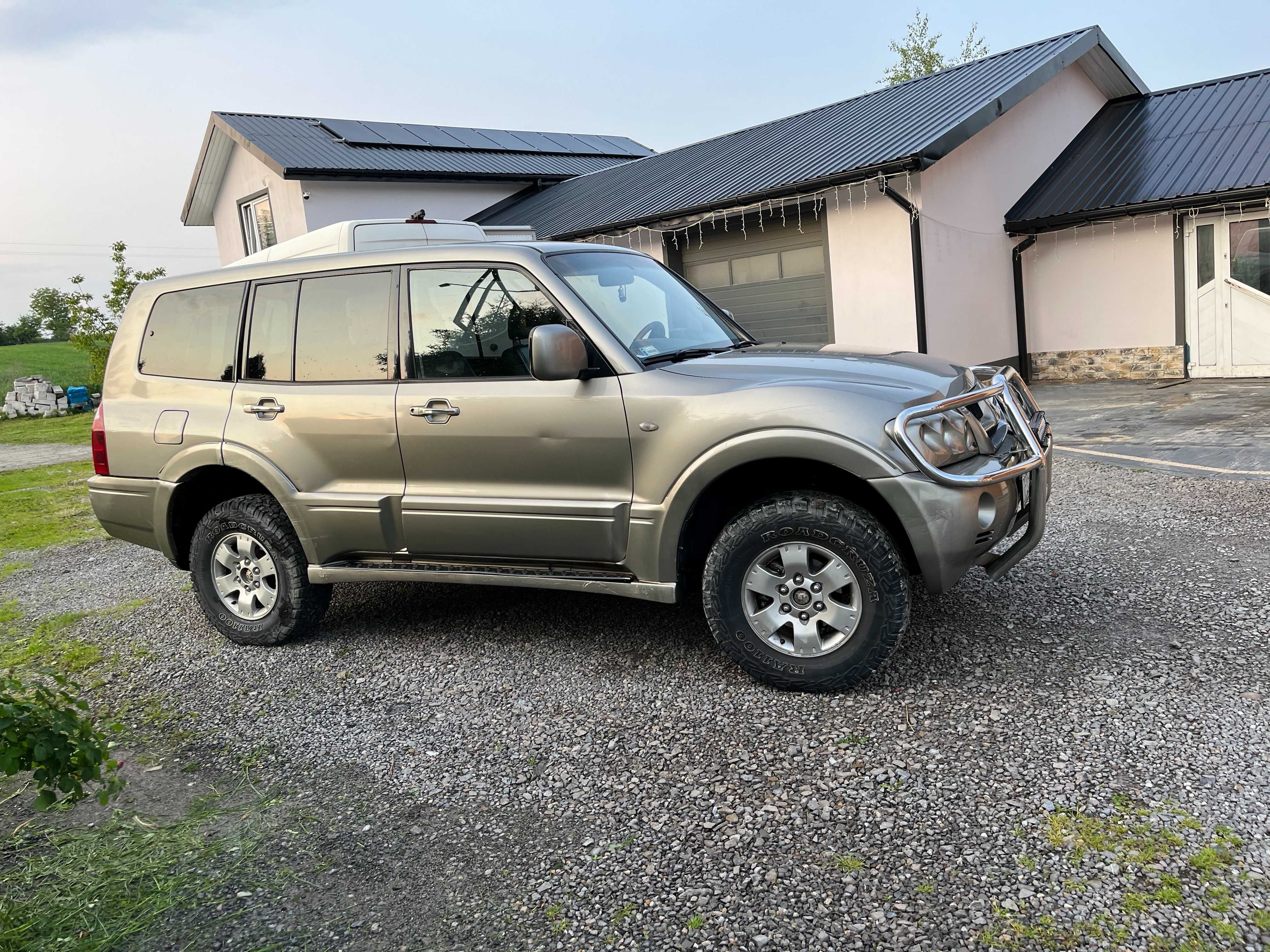Mitsubishi Pajero 3.2 rok 2004
