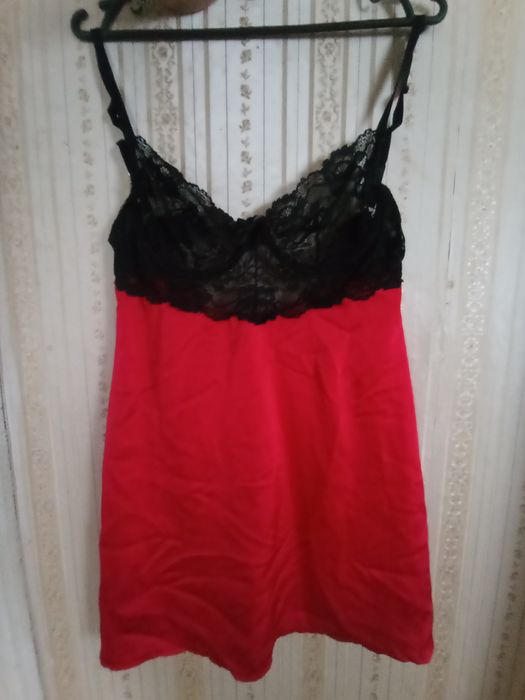 Пеньюар жіночий з мереживом