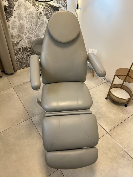 Fotel kosmetyczny ELEKTR. BASIC 158