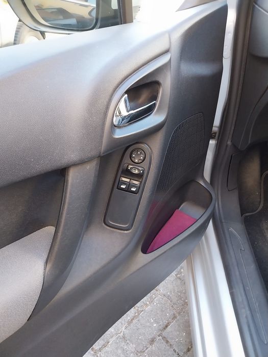 Citroen c3 a gasolina  5 portas