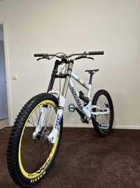 двухпідвіс Commencal Supreme DH WC байк велосипед