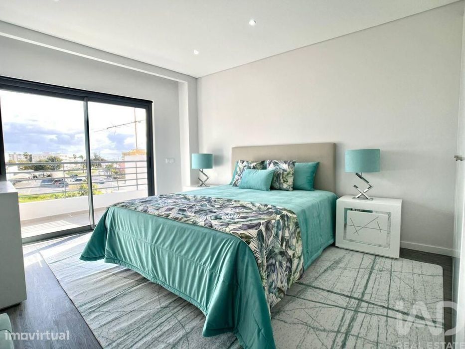 Apartamento T3 em Quelfes de 105,00 m2