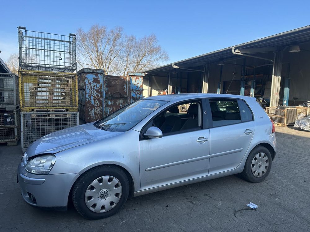 Розборка VW Golf 5 1.4 TSI Коробка Двигун Бампер Крило Капот Дверка