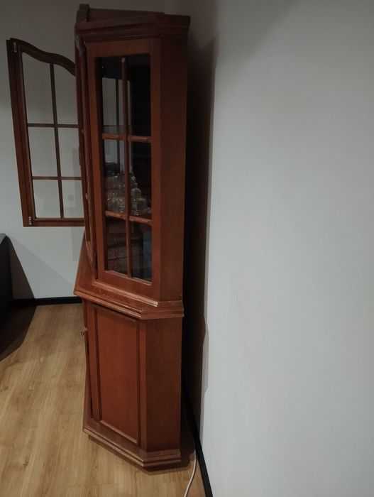 Dębowy kredens, witryna