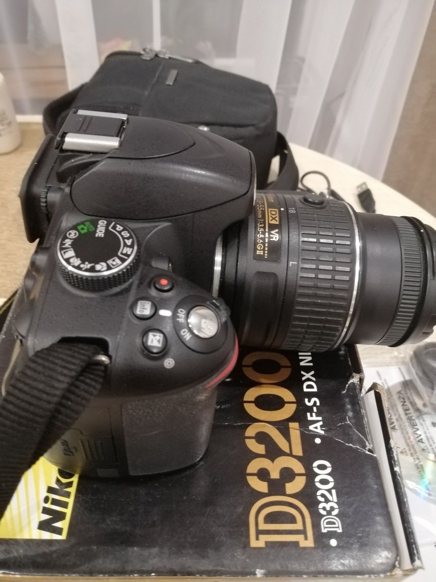 Фотоапарат Нікон Д3200 Nicon d3200 без зауважень. Повний комплект