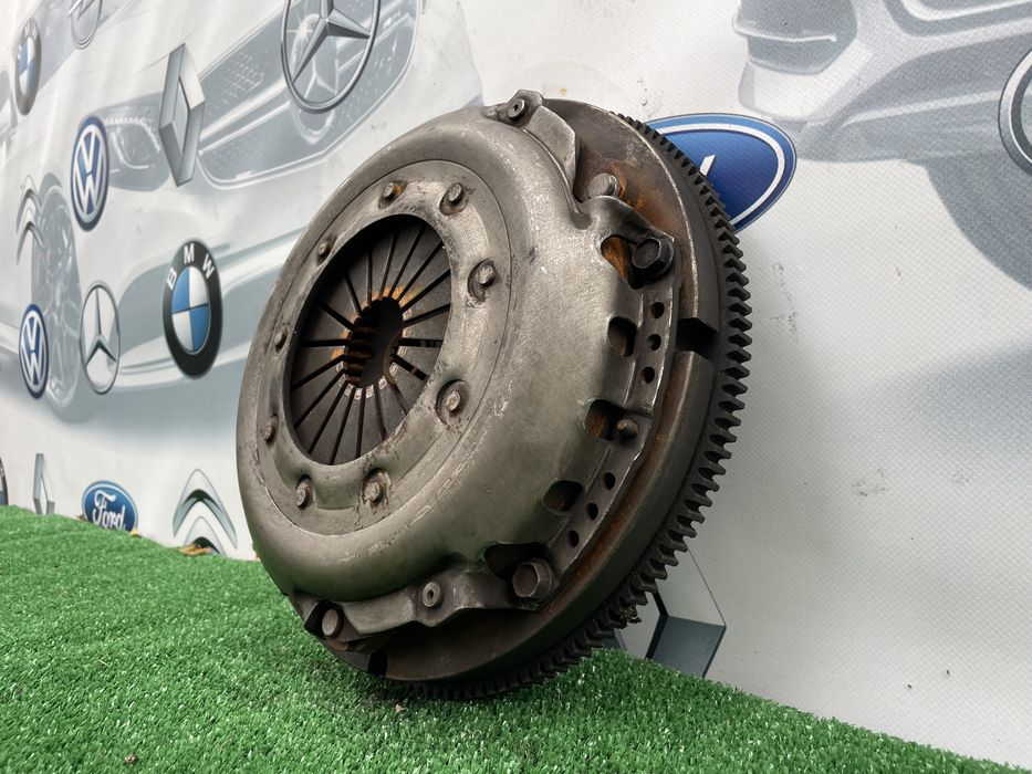 Маховик voyager ram van 2.5td сцепление диск корзина Крайслер додж