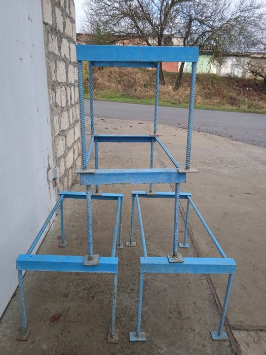 Продам металеві підставки під вулики лижаки