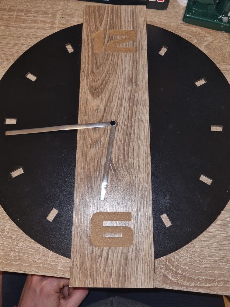 zegar czarny drewno styl loft