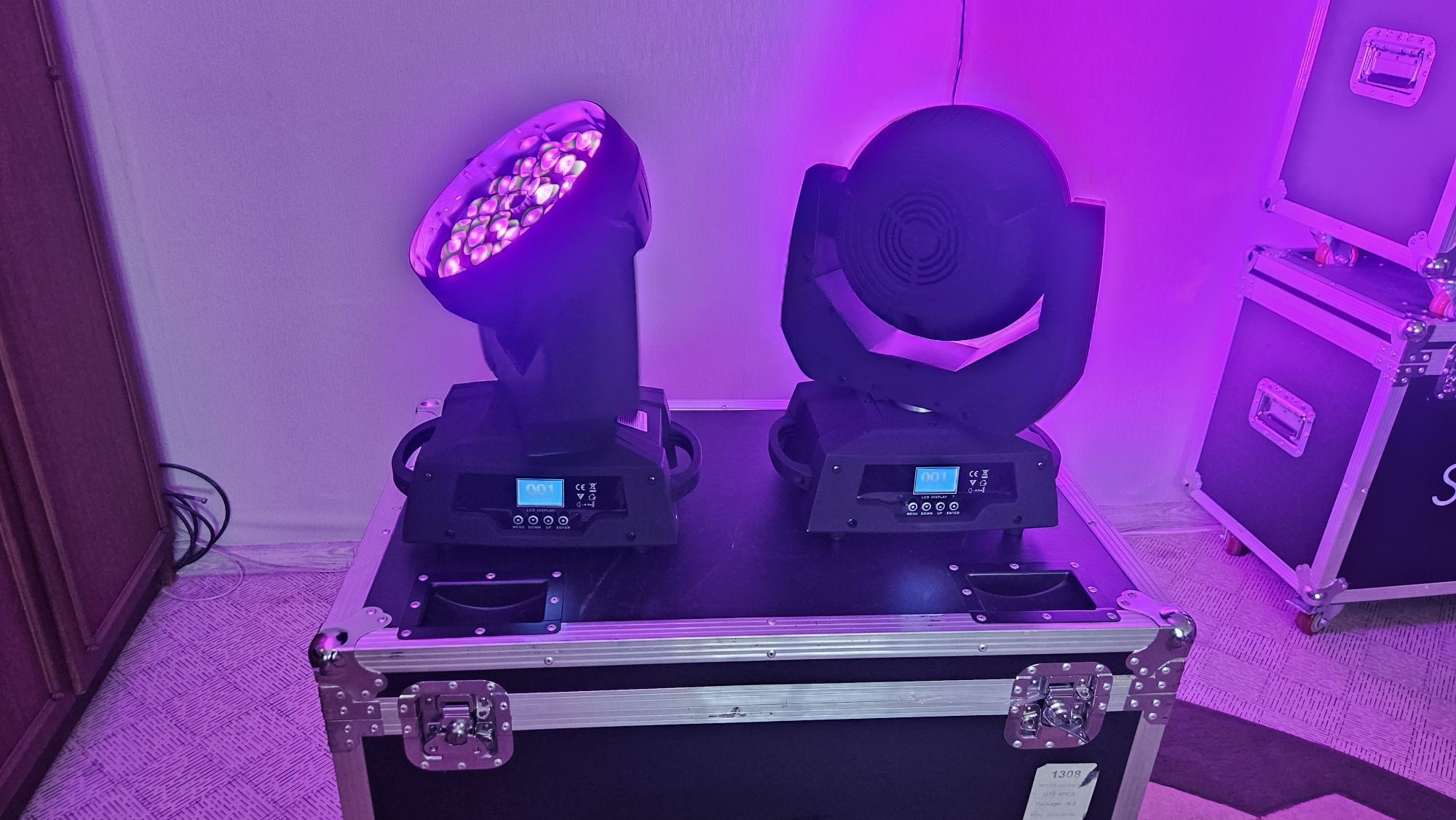 Рухлива голова STLS ST-3618 zoom RGBWA + UV 6 in 1
