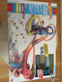 Tor Hot Wheels Track Builder z ultraprzyspieszeniem