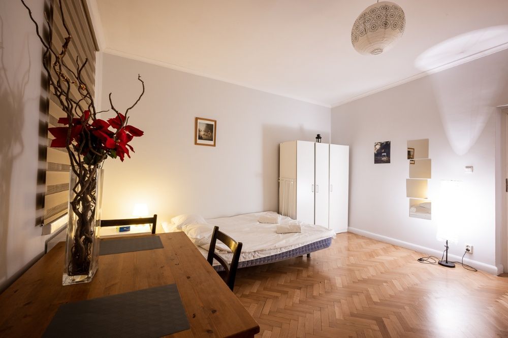 RR15 Apartament w samym RYNKU - 3 sypialnie i salon