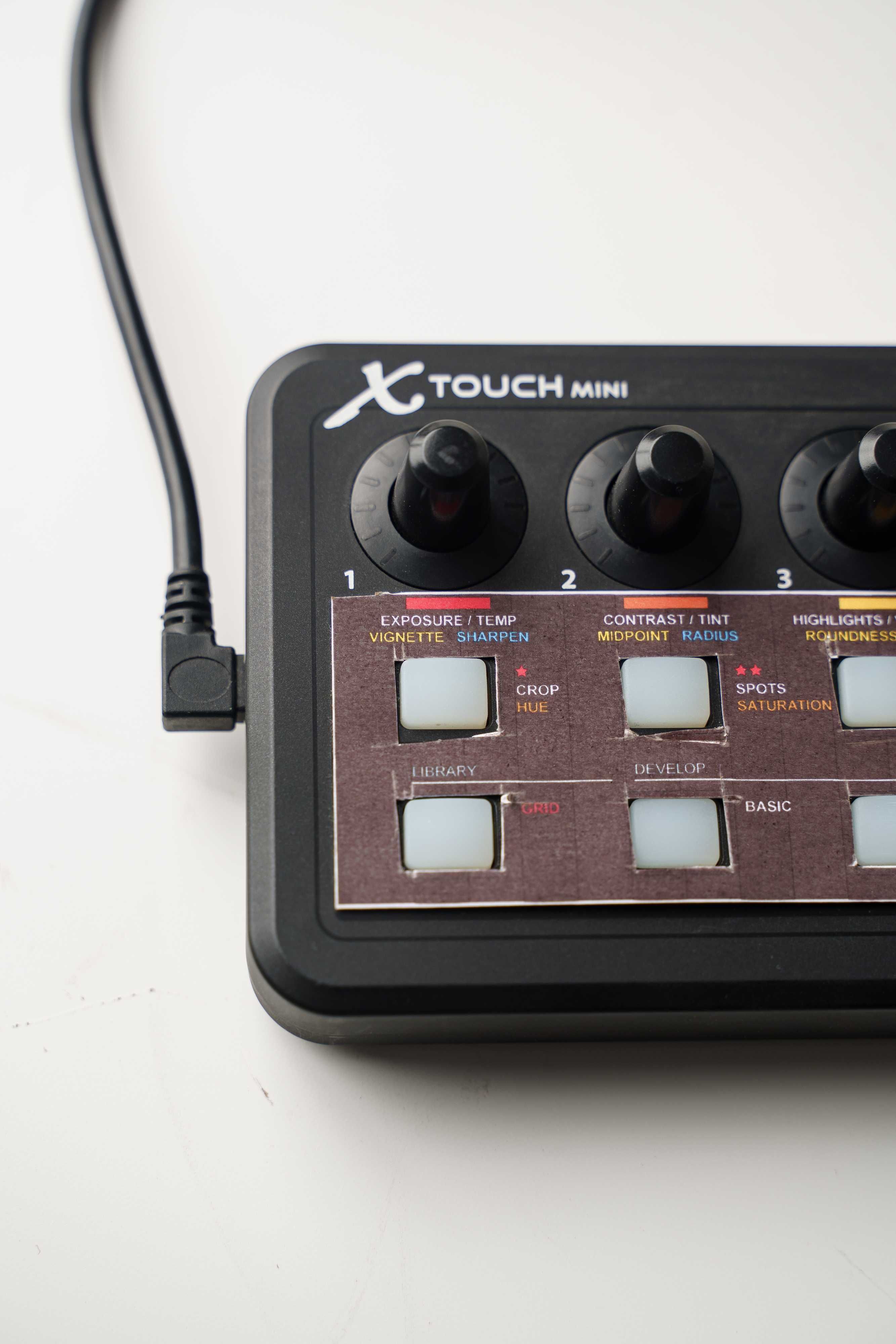 Behringer X Touch Mini - Controlador USB universal / Loupedeck